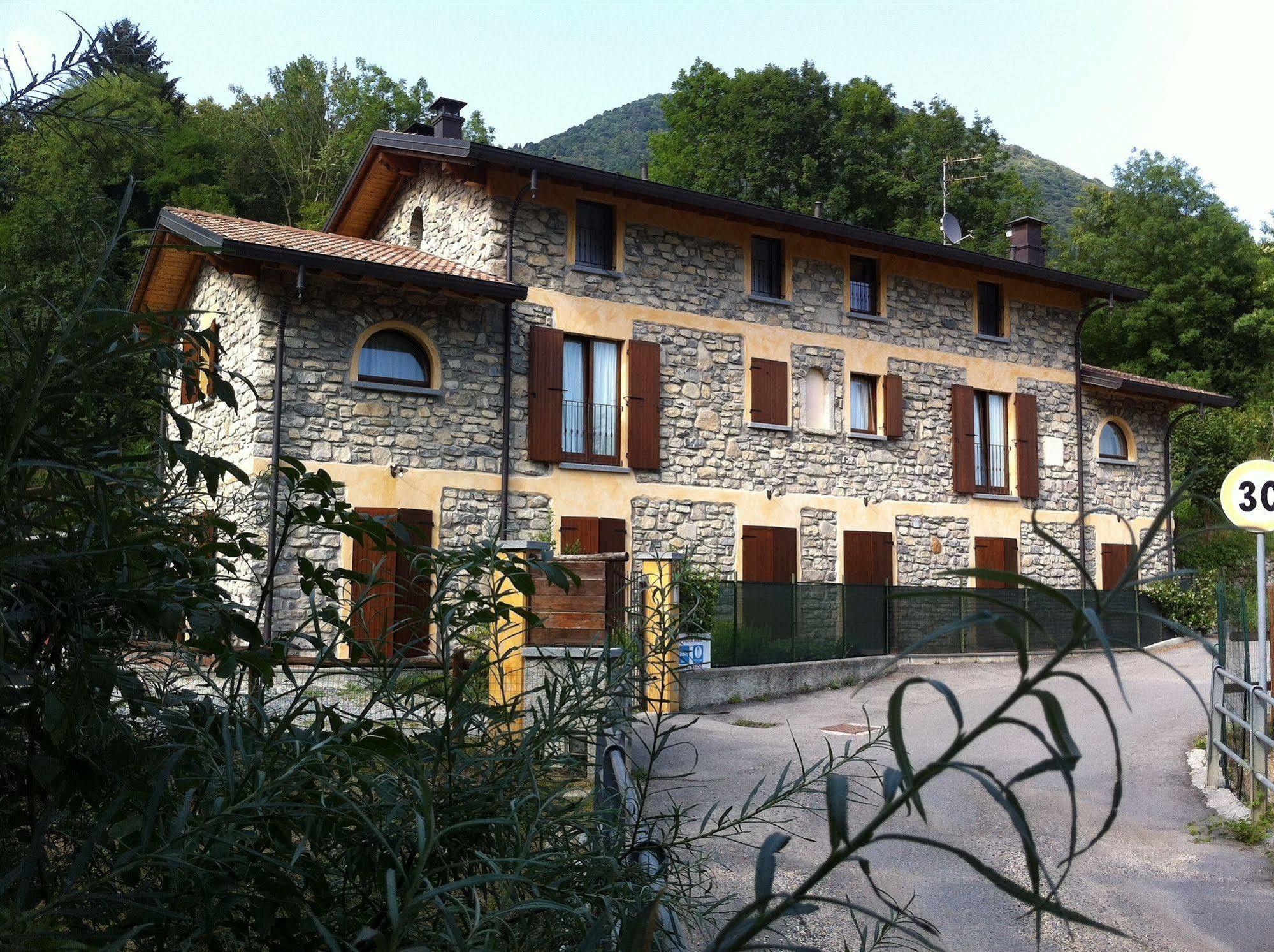 Agriturismo Il Talento Nella Quiete Castiglione d'Intelvi Luaran gambar